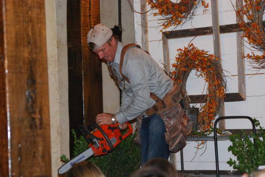 Chip Gaines entertaining the crowd at their workshop.