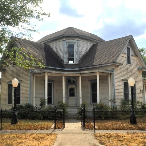 Charming home in McGregor (just outside Waco) that you'll be seeing on season three of Fixer Upper! 